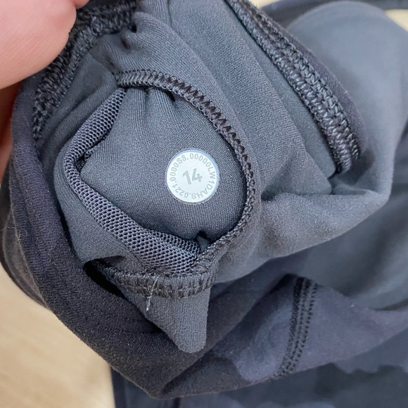 Lululemon Align Tank Top Black Gray Camo Athletic Crop Top Women’s Size 14 - Picture 4 of 10